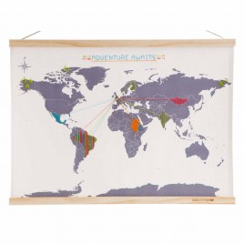 Mapa del mundo con marco de madera